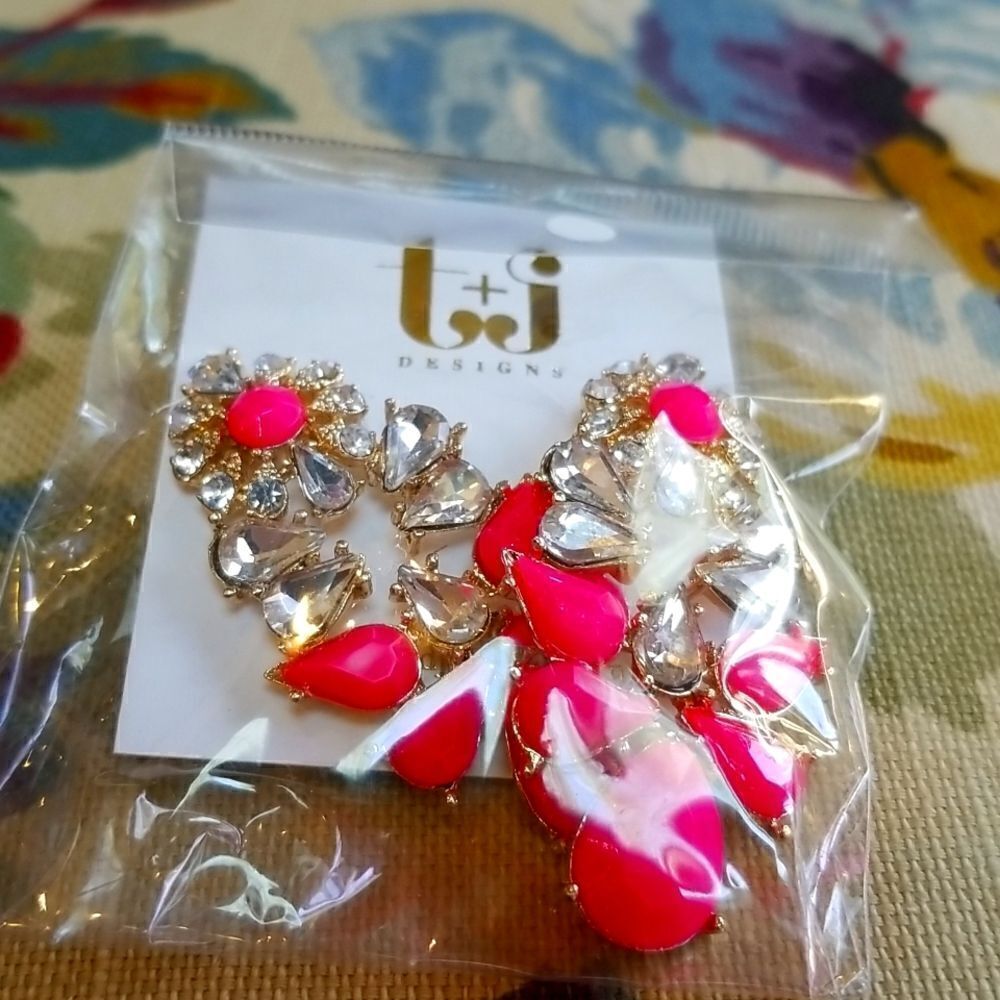 PINK AND CRYSTALS AND GOLD TONE POST BACKS EARRINGS!!! NWOT!!!  In package!!!